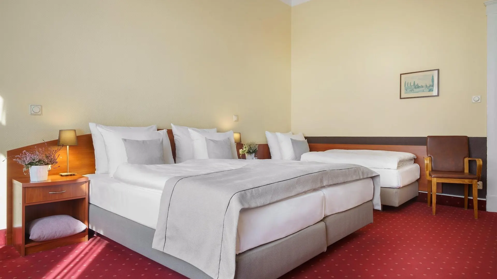 Hotel Kronprinz Hamburg Hauptbahnhof 3*,