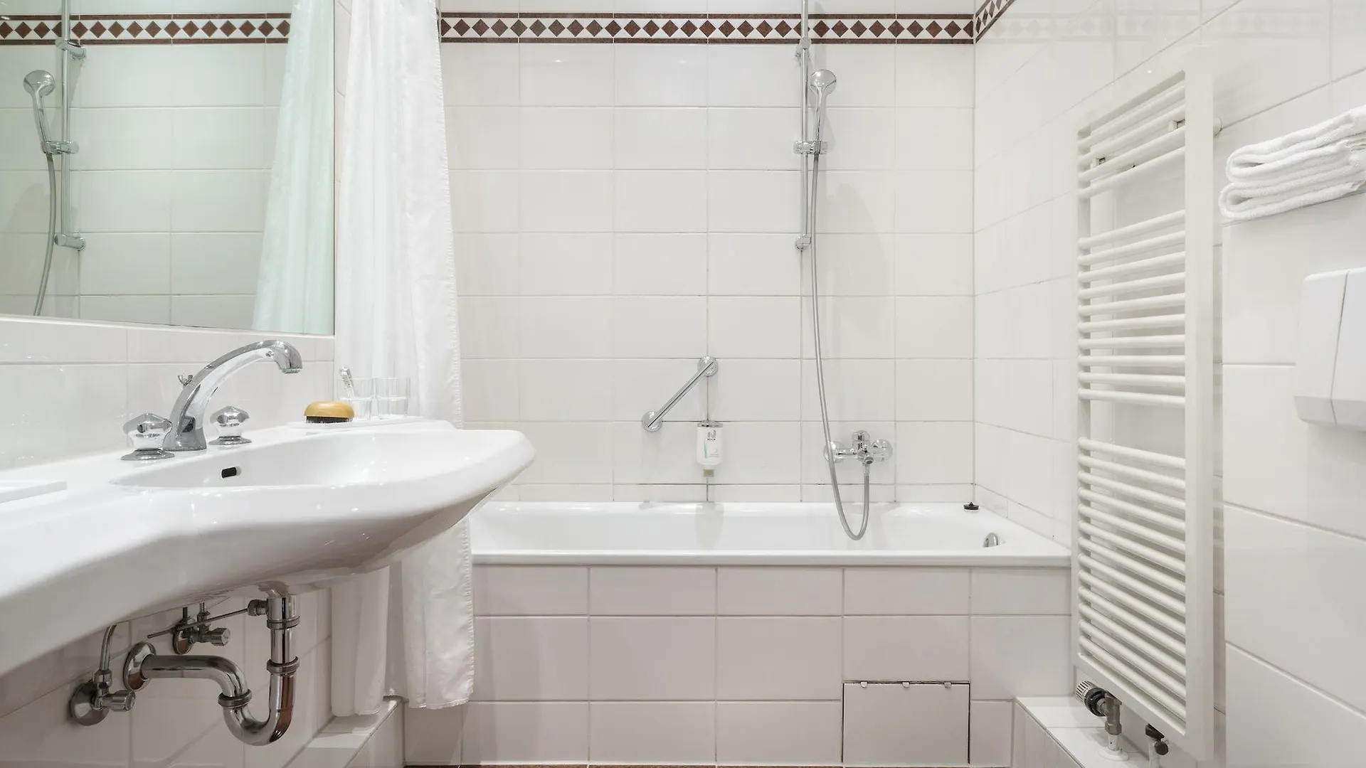 Hotel Kronprinz Hamburg Hauptbahnhof 3*,